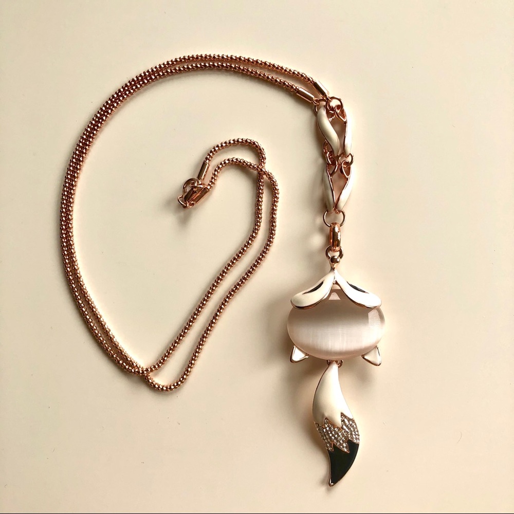 Fox pendant necklace